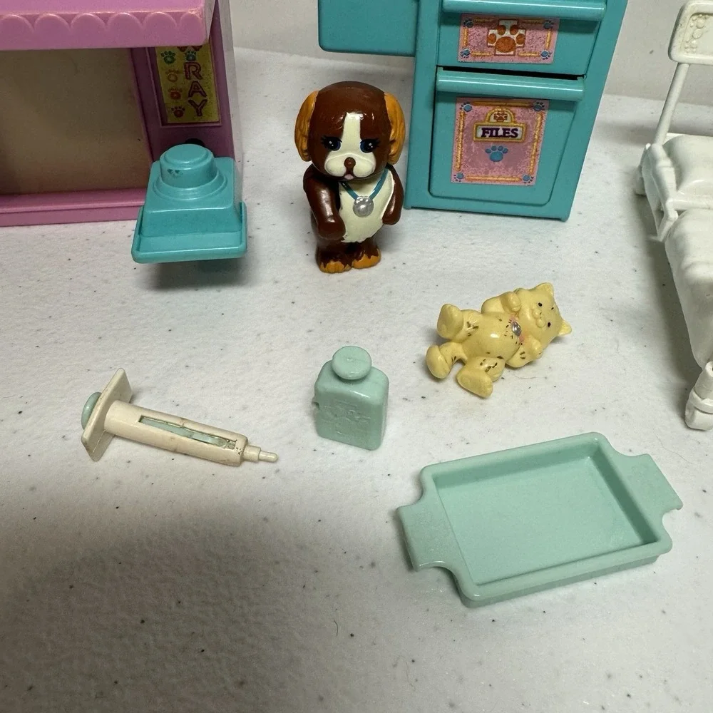 Vintage 1993 Kenner Littlest Pet Shop‎ Care Center Vet Hospital LPS VTG Set Lot